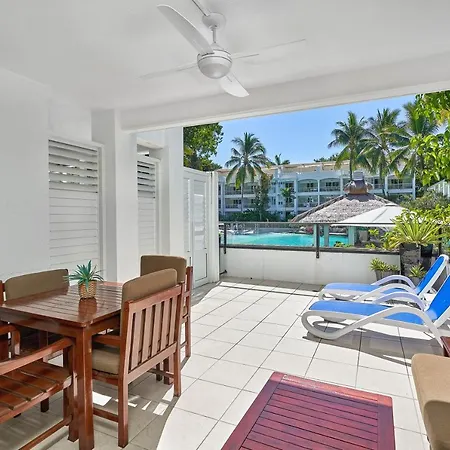 Beach Club Private Apartments Palm Cove Exterior photo