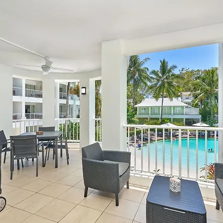 Beach Club Private Apartments Palm Cove Room photo