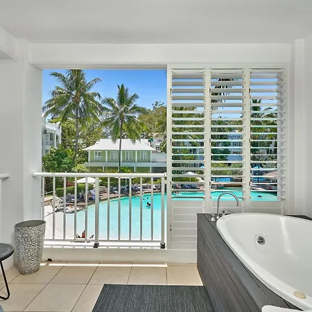 Beach Club Private Apartments Palm Cove Room photo