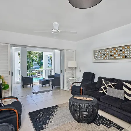 Beach Club Private Apartments Palm Cove Room photo