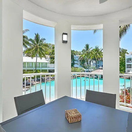 Beach Club Private Apartments Palm Cove Room photo