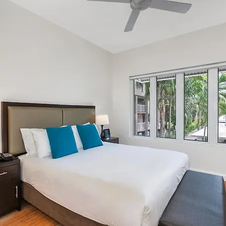 Beach Club Private Apartments Palm Cove Room photo