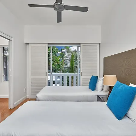Beach Club Private Apartments Palm Cove Room photo