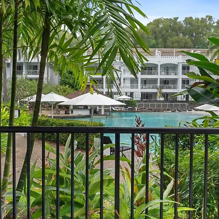 Beach Club Private Apartments Palm Cove Room photo