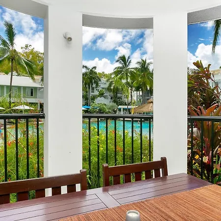 Beach Club Private Apartments Palm Cove Exterior photo