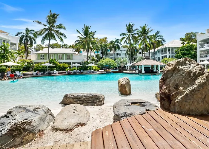Beach Club Private Apartments Palm Cove