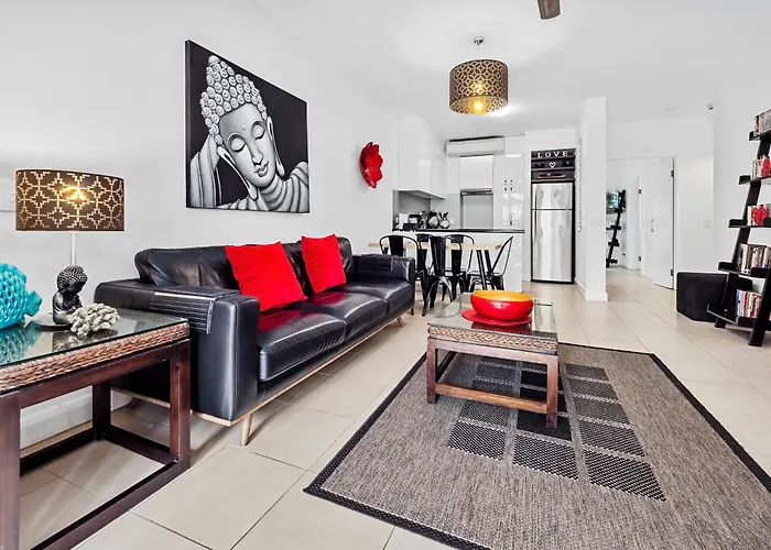 Beach Club Private Apartments Palm Cove