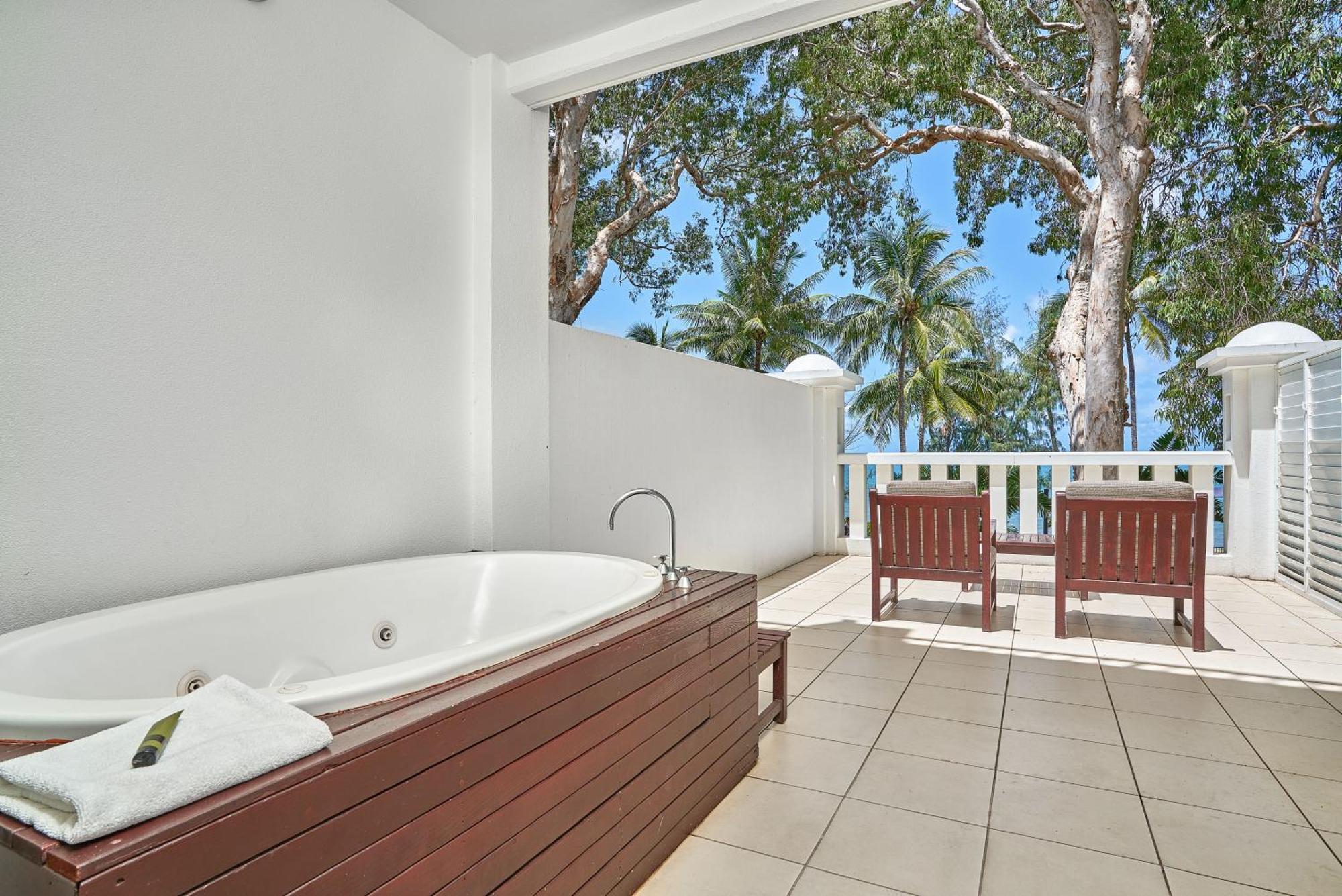 Club Private * Palm Cove