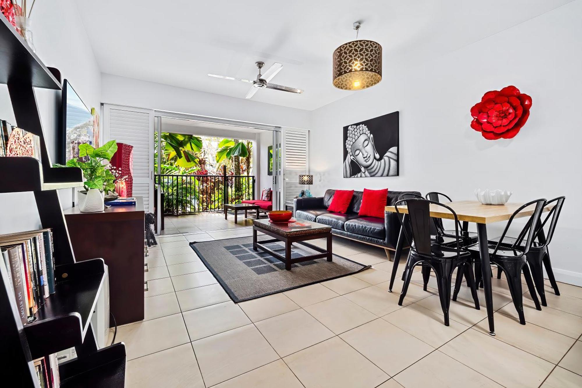 Club Private * Palm Cove