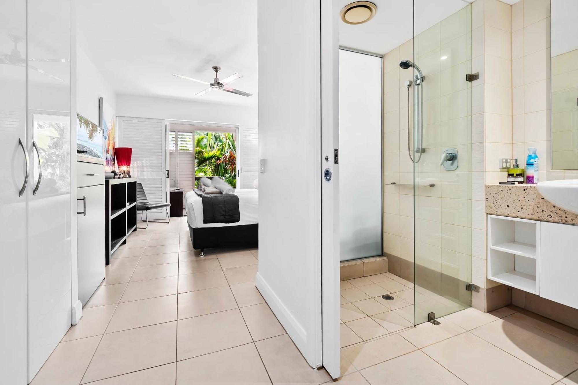 Club Private Apartment *