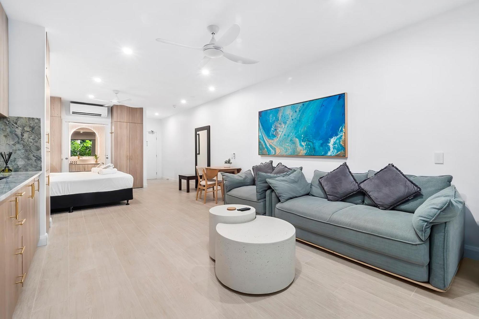 Club Private Apartment Palm Cove